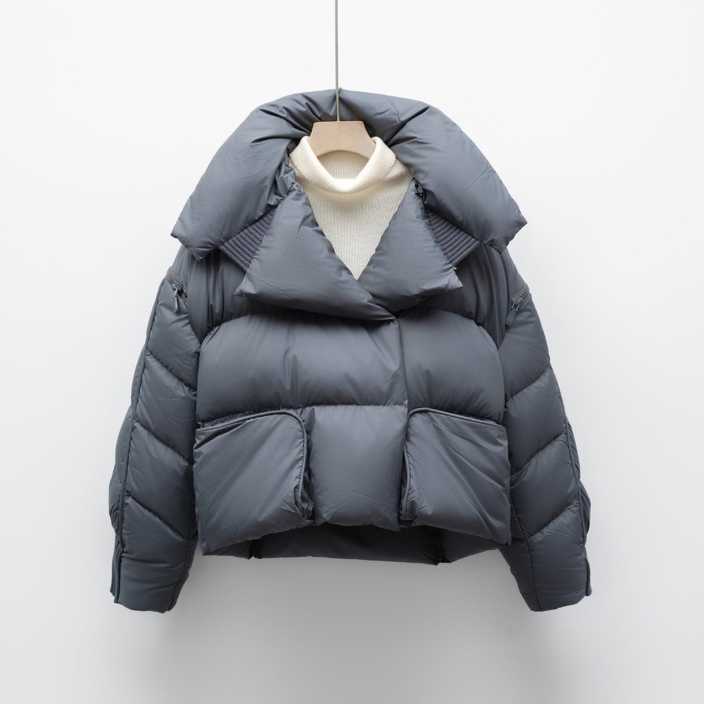 Street-Wave Cropped Puffer Jacket For Women With High Collar And Handy Pockets Warm Insulated Winter Coat
