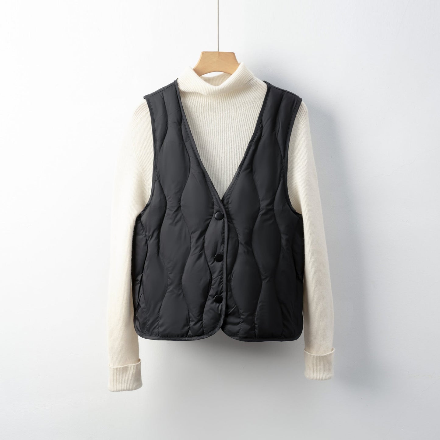 Street Wave Women Quilted Vest With Practical Pockets Modern Cut Cozy Layer For Everyday Style