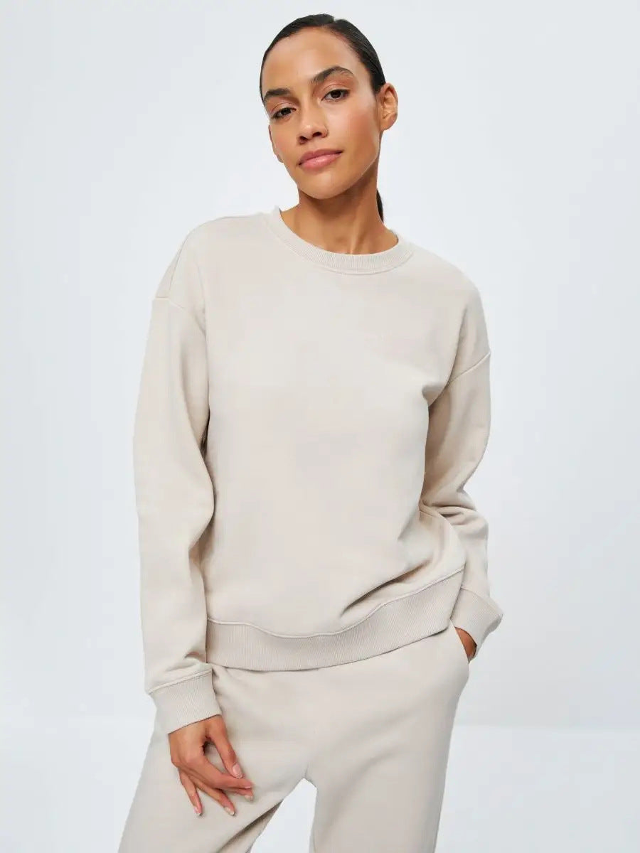 Street-Wave Women Cozy Oversized Sweatshirt With Relaxed Fit For Everyday Comfort
