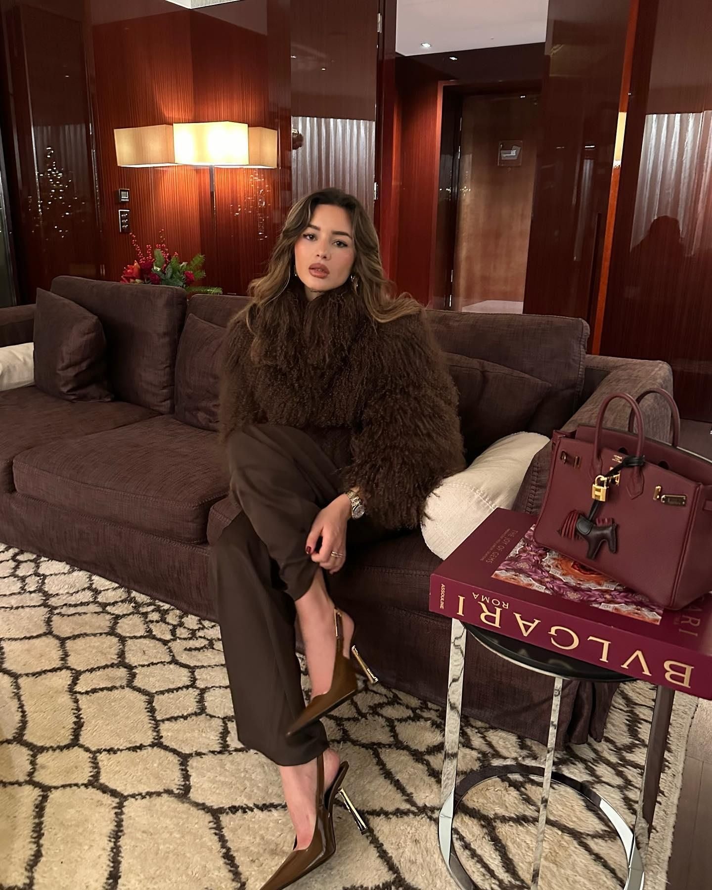 Street-wave Luxurious Cozy Faux Fur Jacket For Women With High Collar And Elegant Details