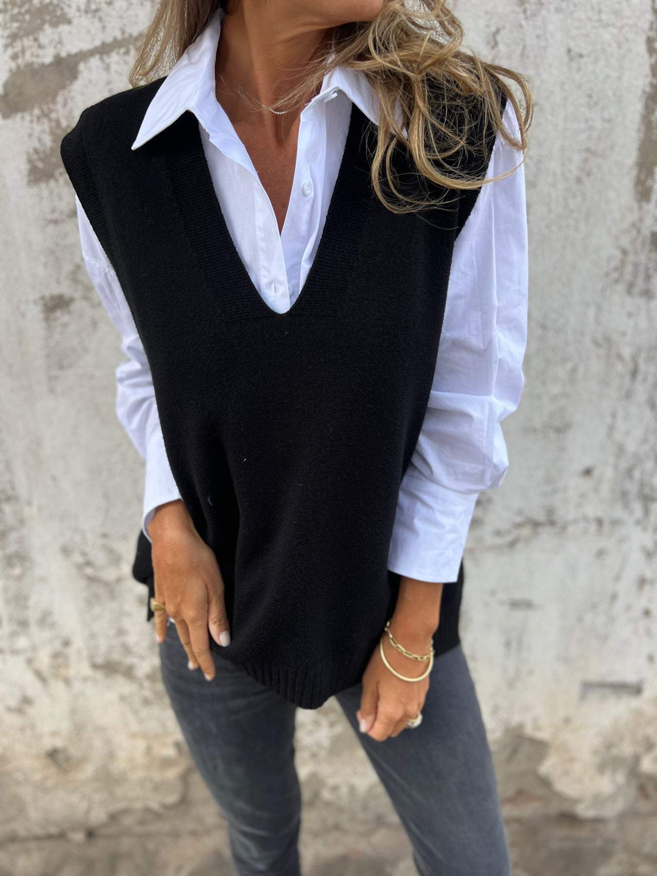 Street Wave Women V Neck Knit Sweater Soft Wool For All Day Comfort And Everyday Style