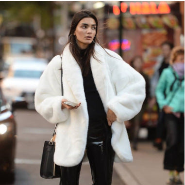 Street-Wave Women Fleece Fur Coat With Luxurious Warmth For Cold Days And Cozy Comfort