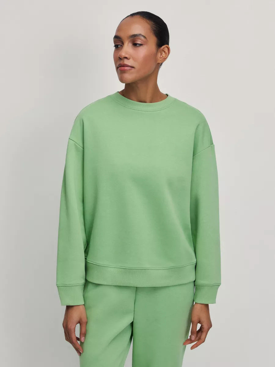 Street-Wave Women Cozy Oversized Sweatshirt With Relaxed Fit For Everyday Comfort