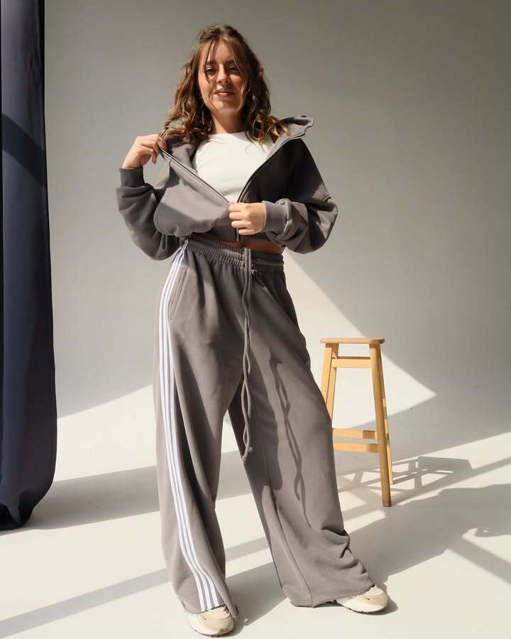 Street-Wave Women Sport Lounge Set Cropped Zip Hoodie Wide Leg Joggers Trendy Athleisure for Leisure and Fitness