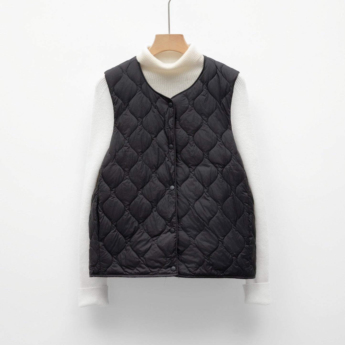Street Wave Womens Reversible Quilted Vest Chic Cozy Layer for Transitional Weather