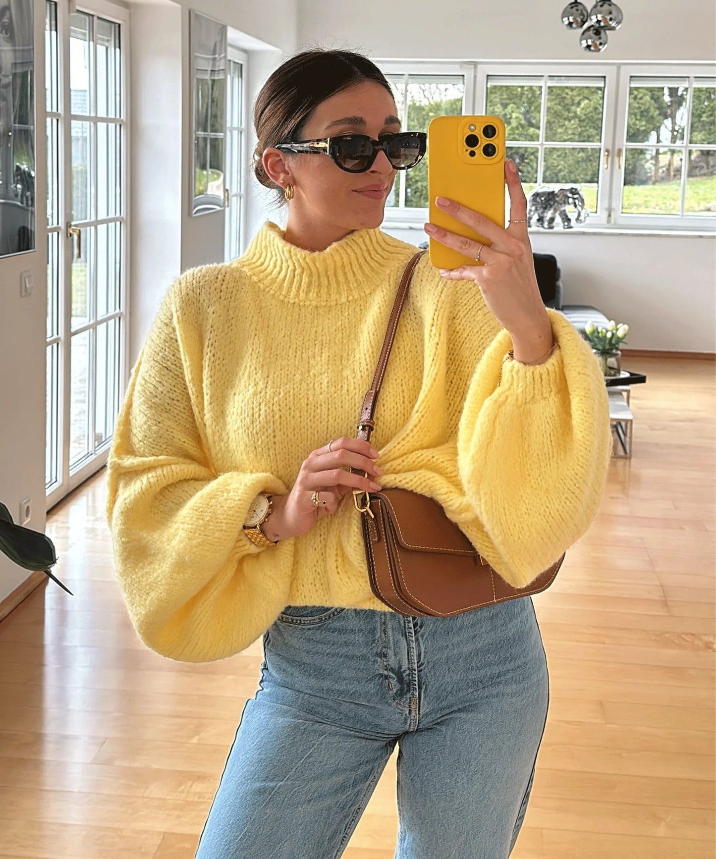 Oversize Pullover for Women Street-Wave Cozy Knit with High Sleeves and Unconventional Cut