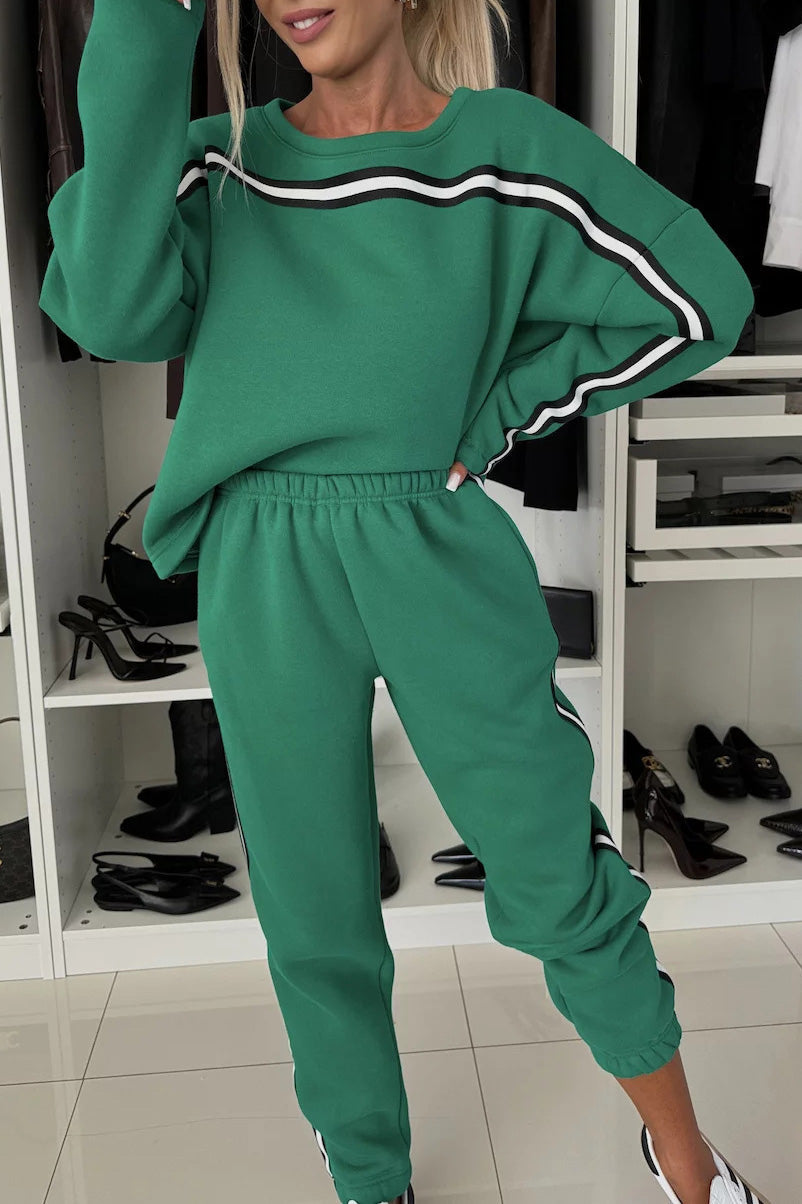 Street-Wave Vibes Womens Two-Piece Sweatset With Cozy Long Sleeve Sweatshirt And Elastic Joggers