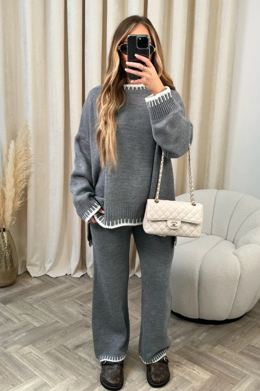 Street-Wave Oversized Knit Suit For Plus-Size Women With Contrasting Details And Cozy Comfort