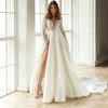Street Wave Lace Appliqué Wedding Dress With Dramatic Swing Skirt For Modern Brides