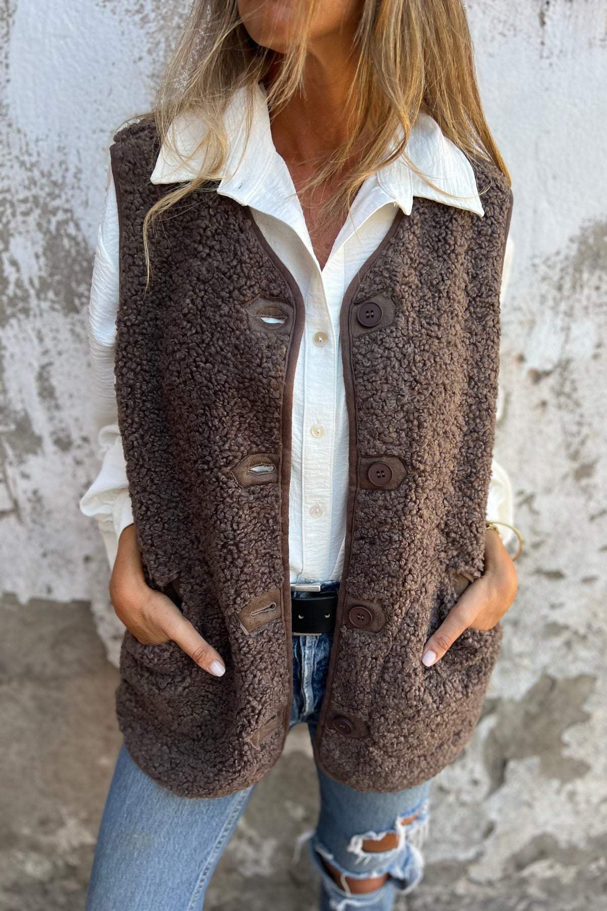 Street-wave Sherpa Vest With Button Closure For Women Warm Soft Fleece Lining Ideal For Cold Weather Everyday Wear