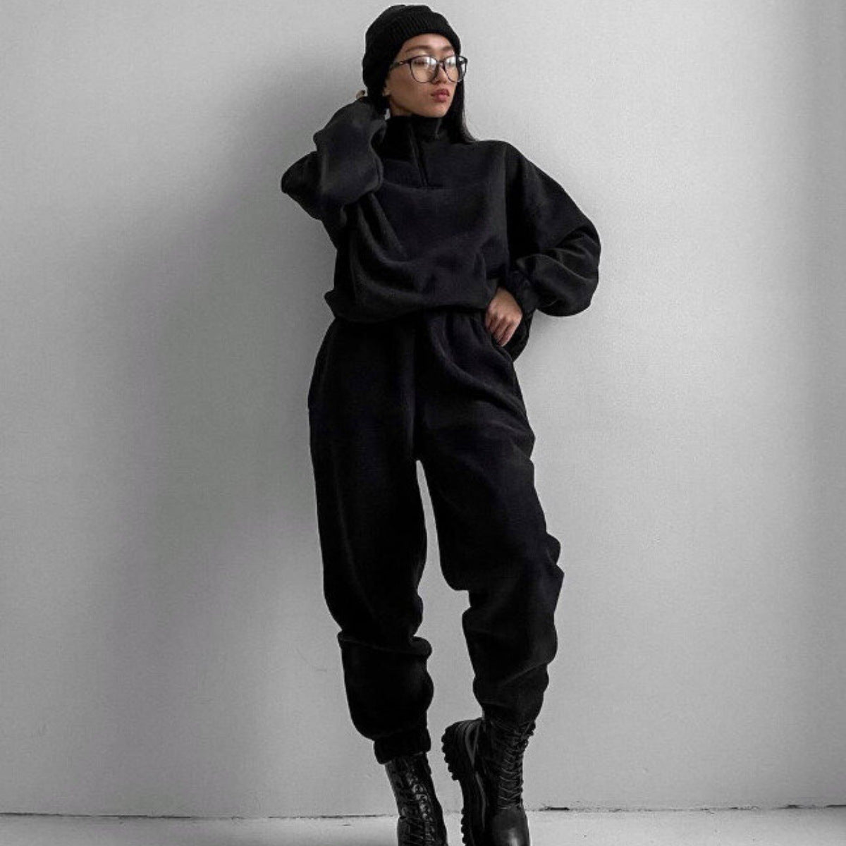 Street-Wave Womens Fleece Pullover And Jogging Set With Elastic Waistband For Cozy Days
