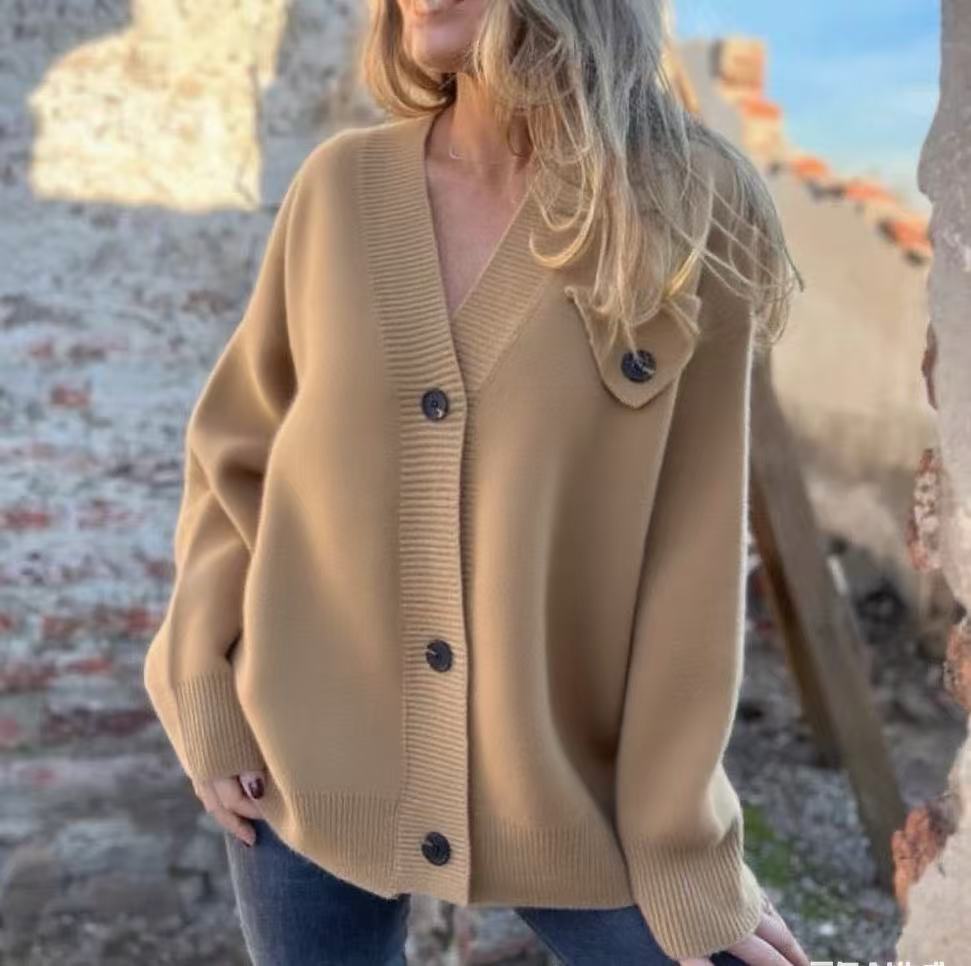 Street-wave Women's Relaxed Knit Cardigan With Asymmetric Cut And Button Details For Everyday Chic