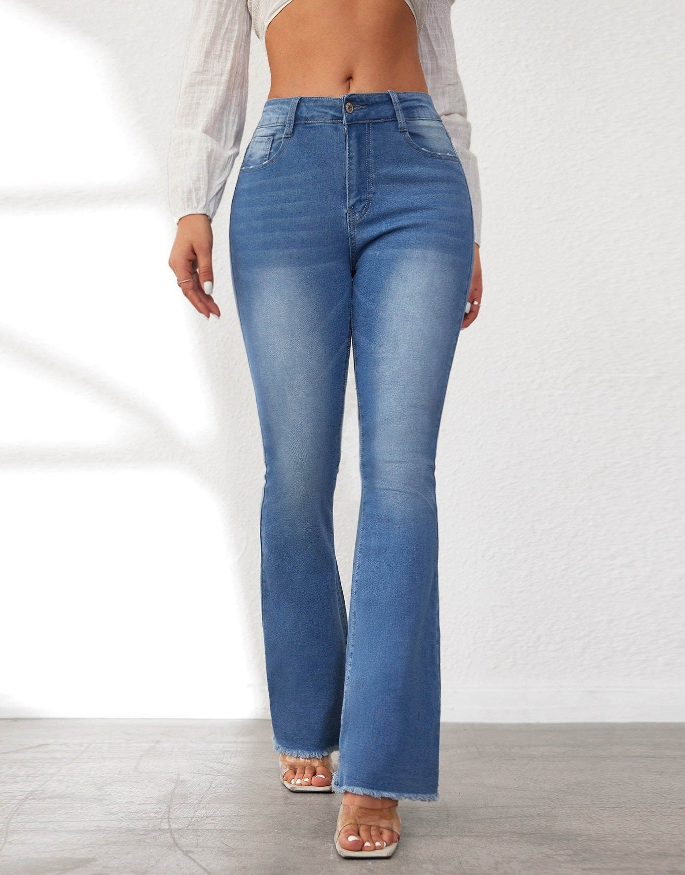 Street-Wave Women's Flared Jeans High Waist with Frayed Hem for Sleek Everyday Comfort