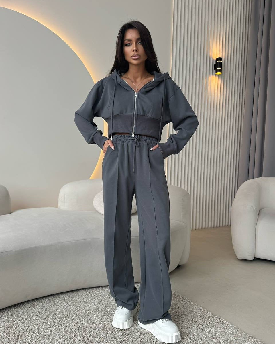 Street-wave Women's Cropped Hoodie Set With Relaxed Sweatpants For Active Women All Day Comfort