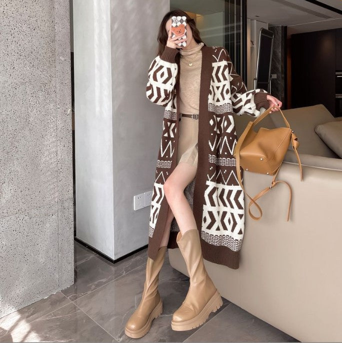 Street-wave Geometric Pattern Knit Cardigan For Women With Elegant Comfort And Button Closure