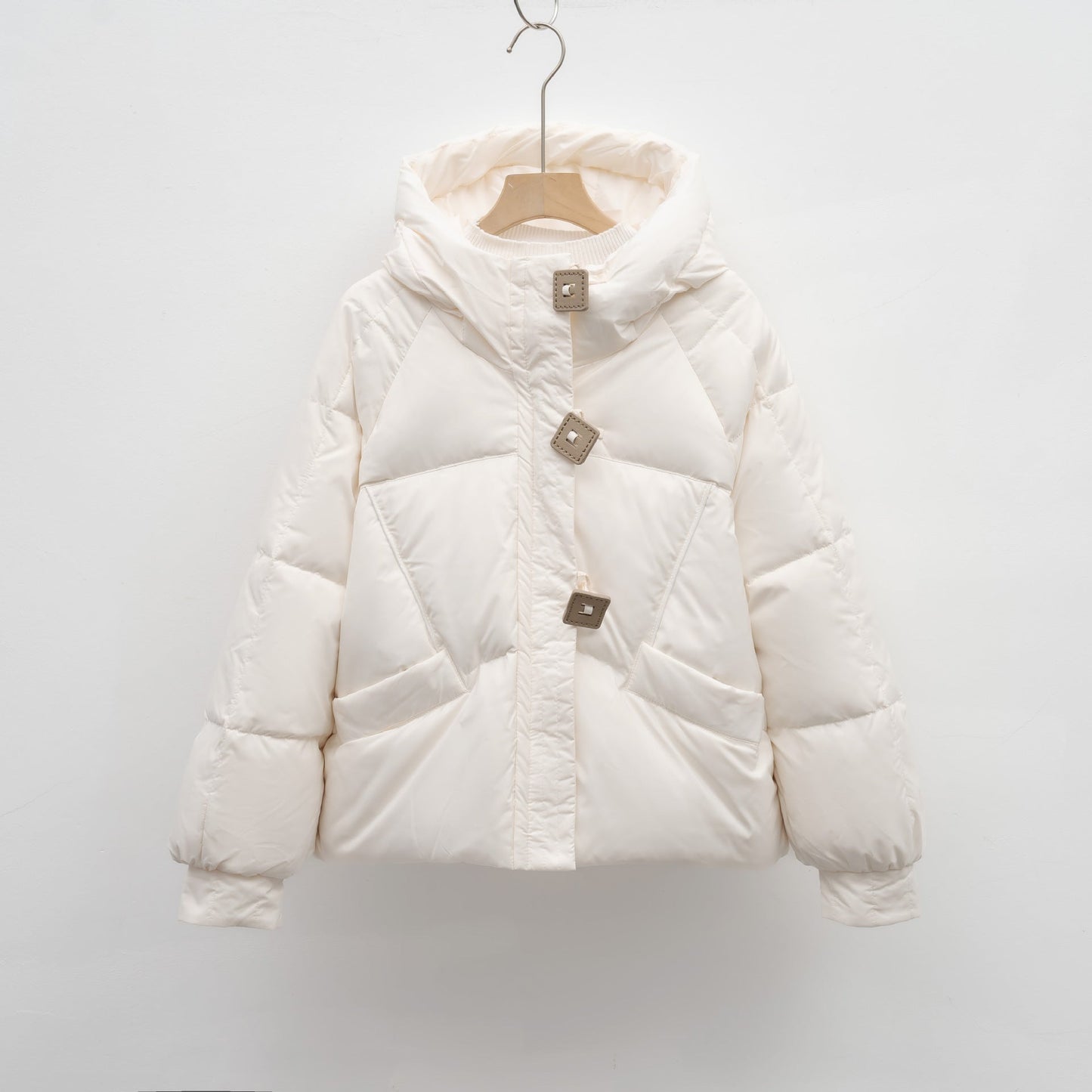 Street-wave Womens Puffer Jacket With Voluminous Design For Cozy Urban Warmth And Style