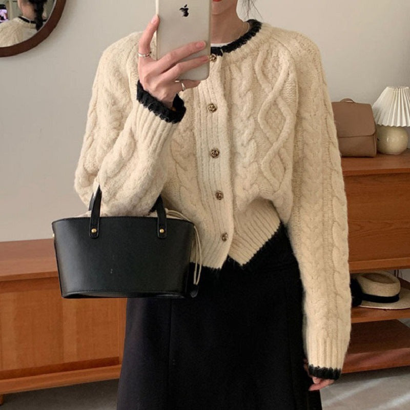 Street-Wave Womens Cozy Cable Knit Cardigan With Elegant Cable Pattern And Contrasting Trims