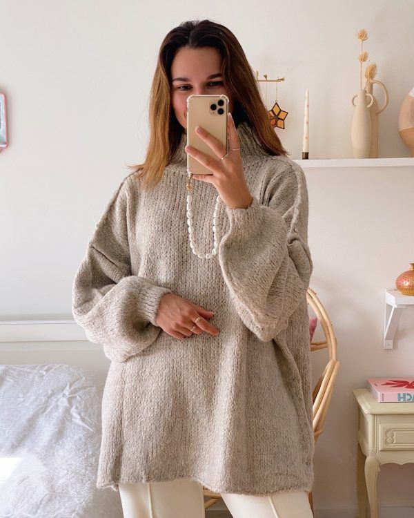 Oversize Pullover for Women Street-Wave Cozy Knit with High Sleeves and Unconventional Cut