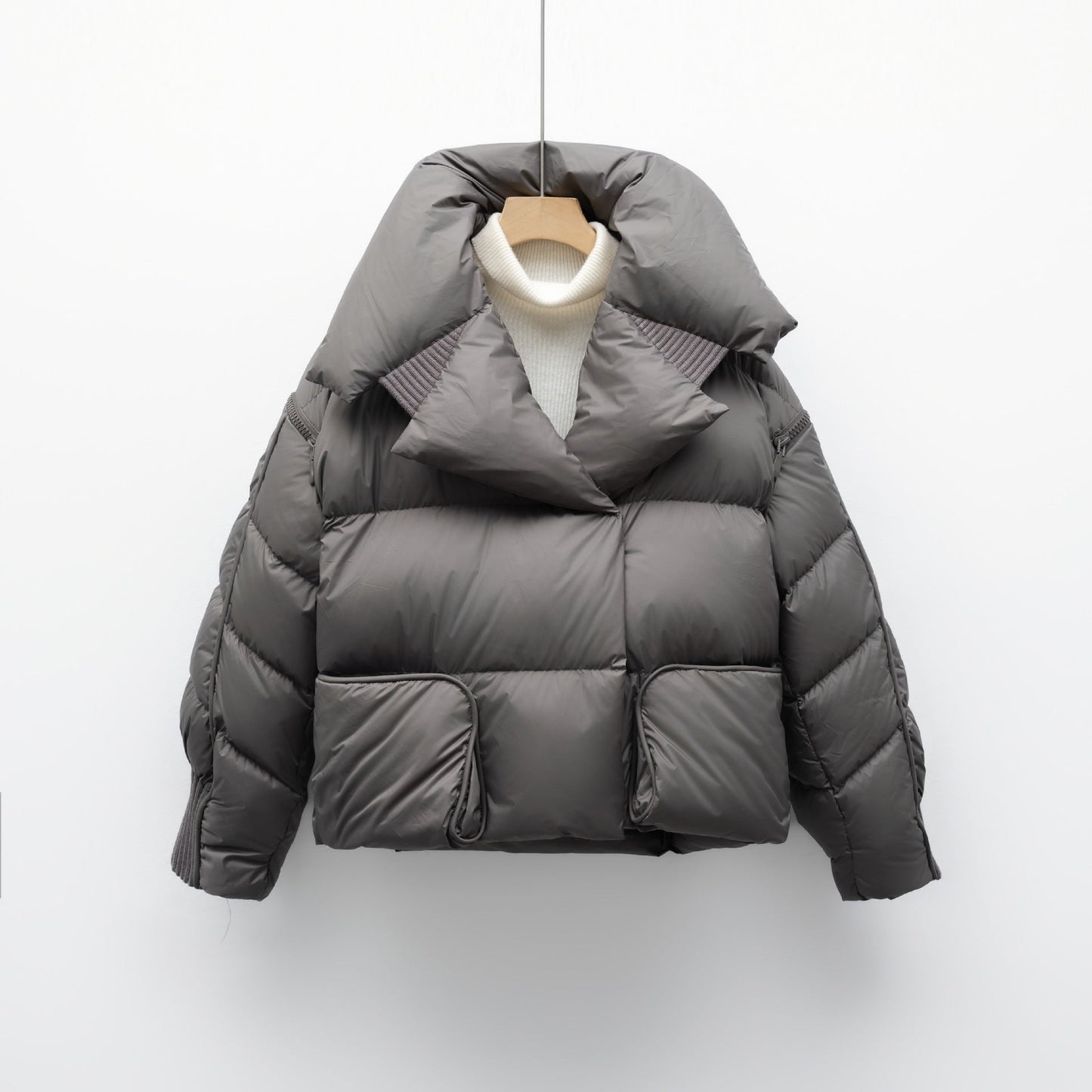 Street-Wave Cropped Puffer Jacket For Women With High Collar And Handy Pockets Warm Insulated Winter Coat