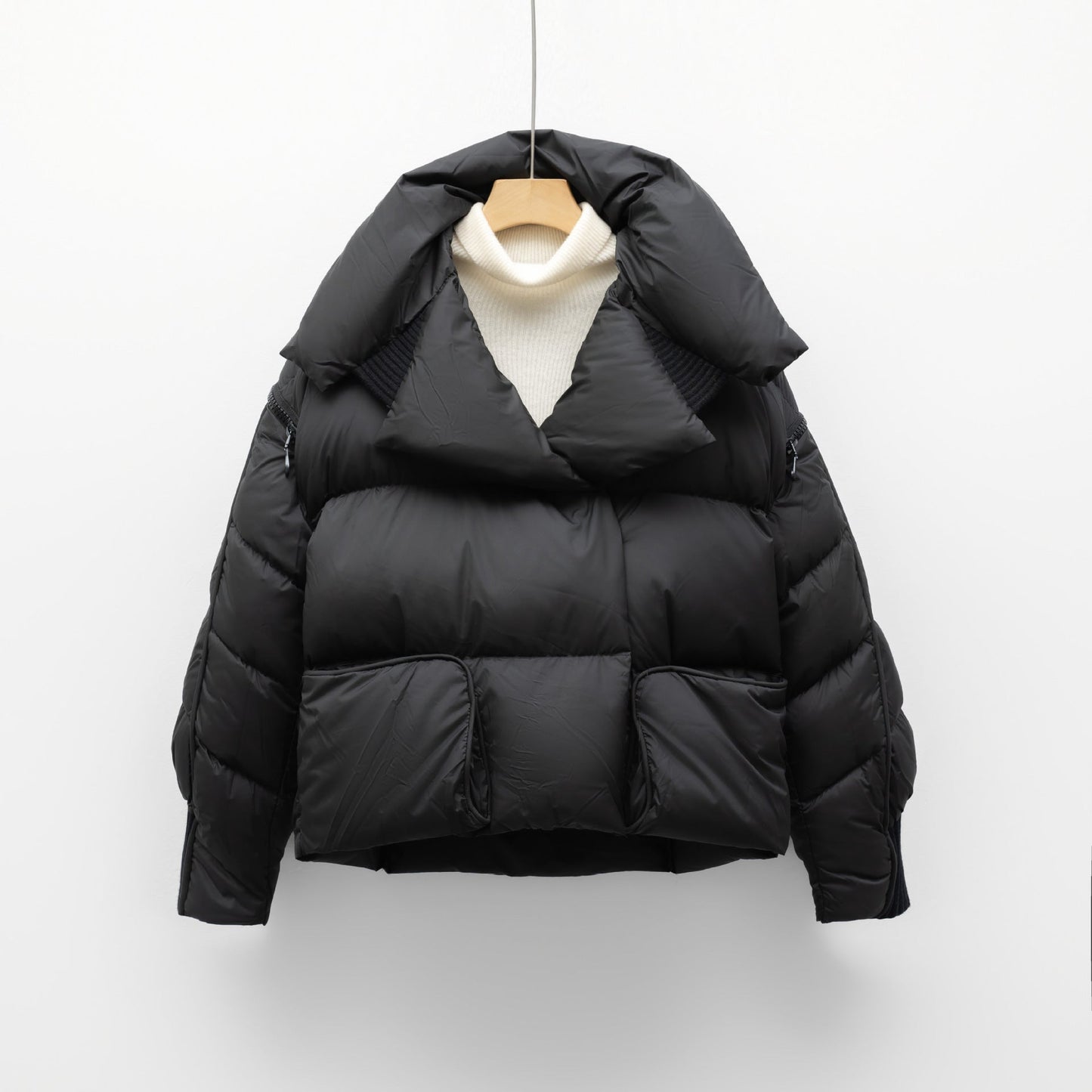 Street-Wave Cropped Puffer Jacket For Women With High Collar And Handy Pockets Warm Insulated Winter Coat