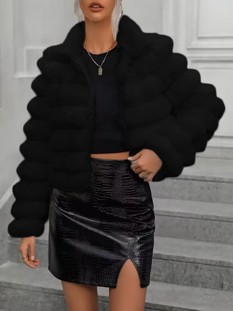 Streetwave Elegant Women Puffer Jacket With Plush Quilted Warmth For Fashionable Standout Looks