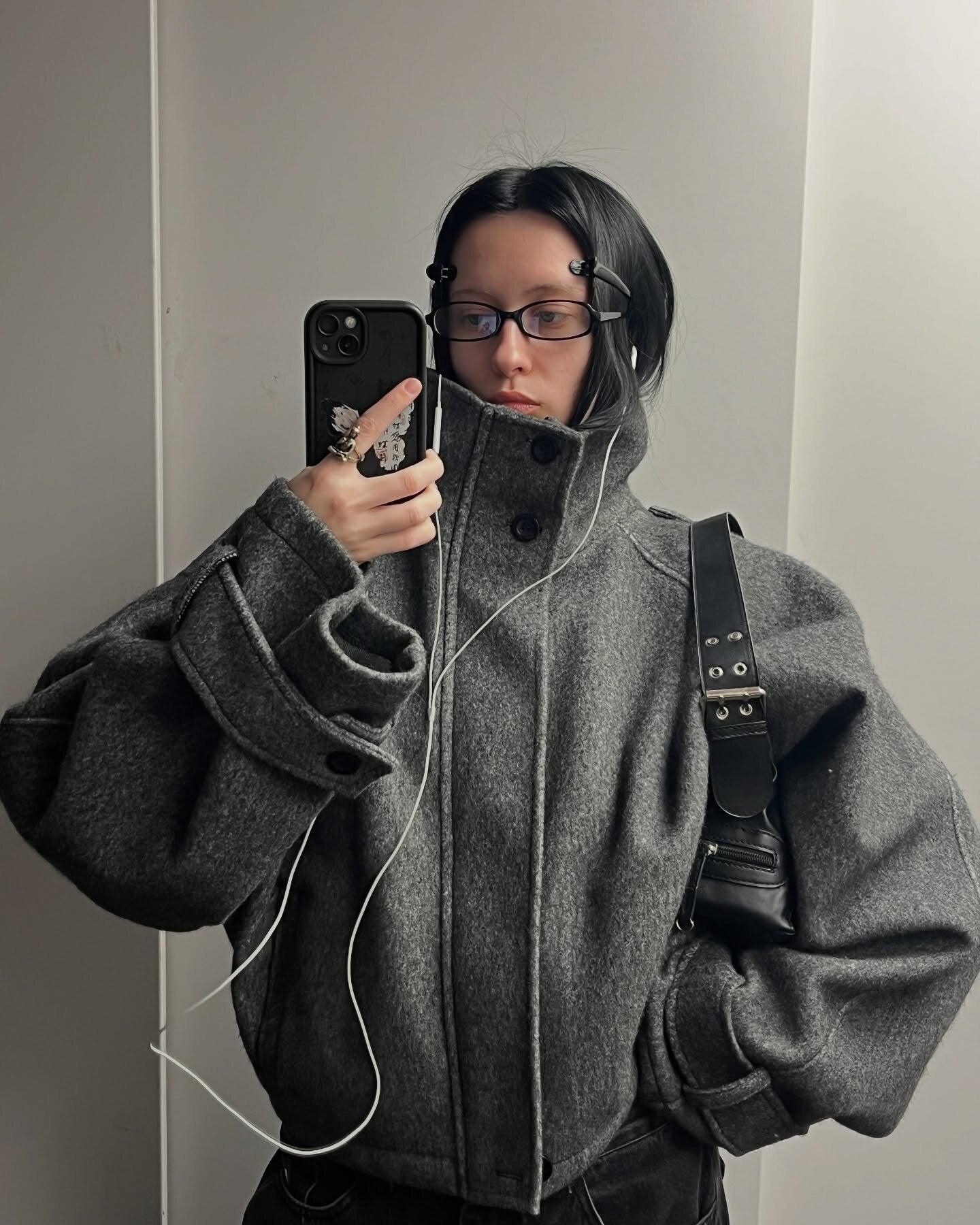 Streetwave Oversized Wool Coat For Women With Elegant Cut And Practical Pockets For Everyday Wear