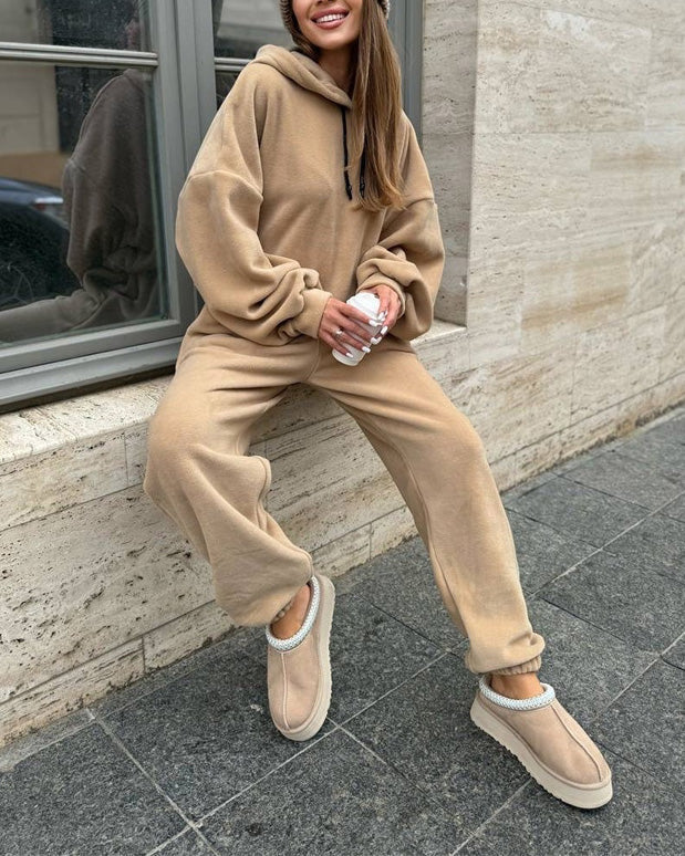 Street-Wave Pink Fleece Hoodie And Joggers Two-Piece Set For Women Ultra Cozy Warmth And Everyday Comfort