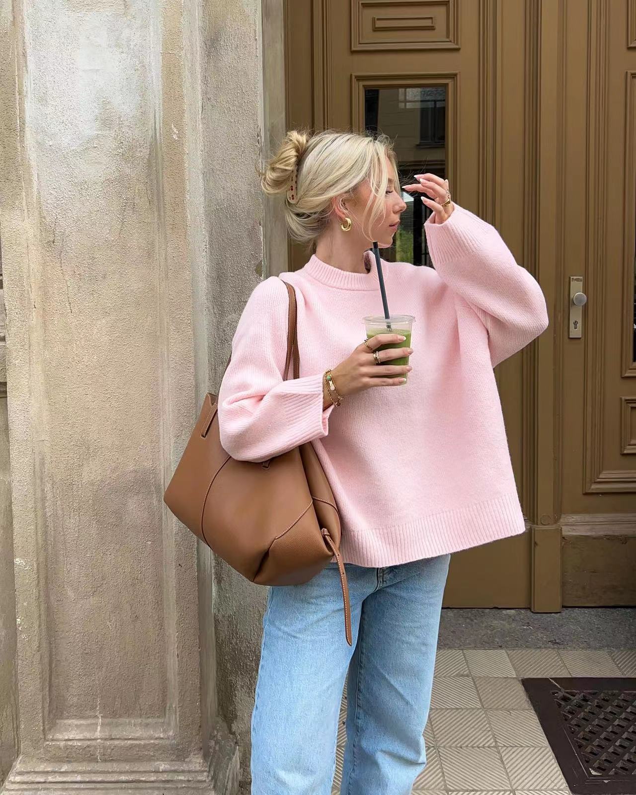 Street Wave Crew Neck Knit Sweater For Women With Relaxed Fit And Minimalist Style