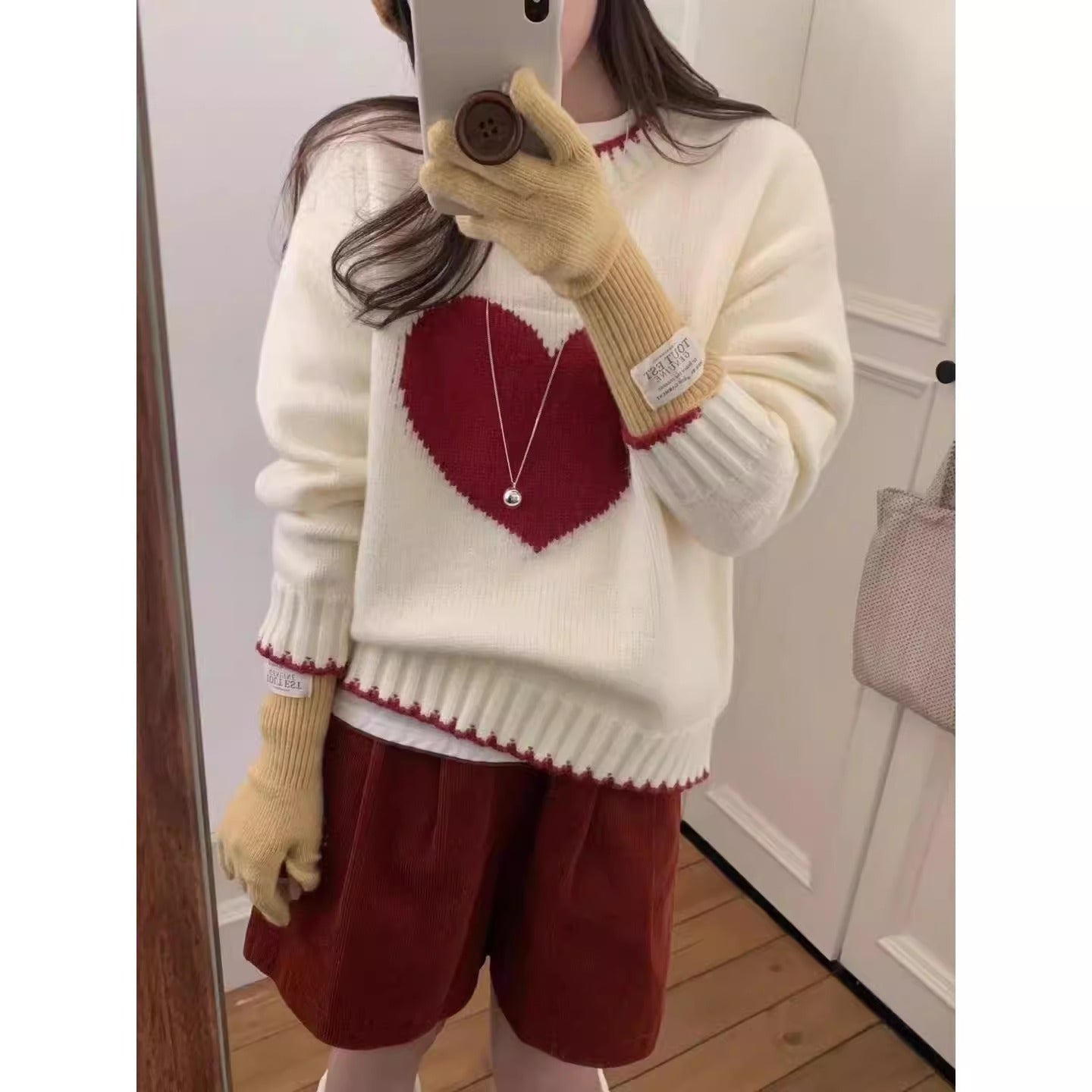 Street-Wave Women Heart Motif Sweater With Relaxed Fit Cozy Trendy Knitwear Soft Casual Everyday Wear