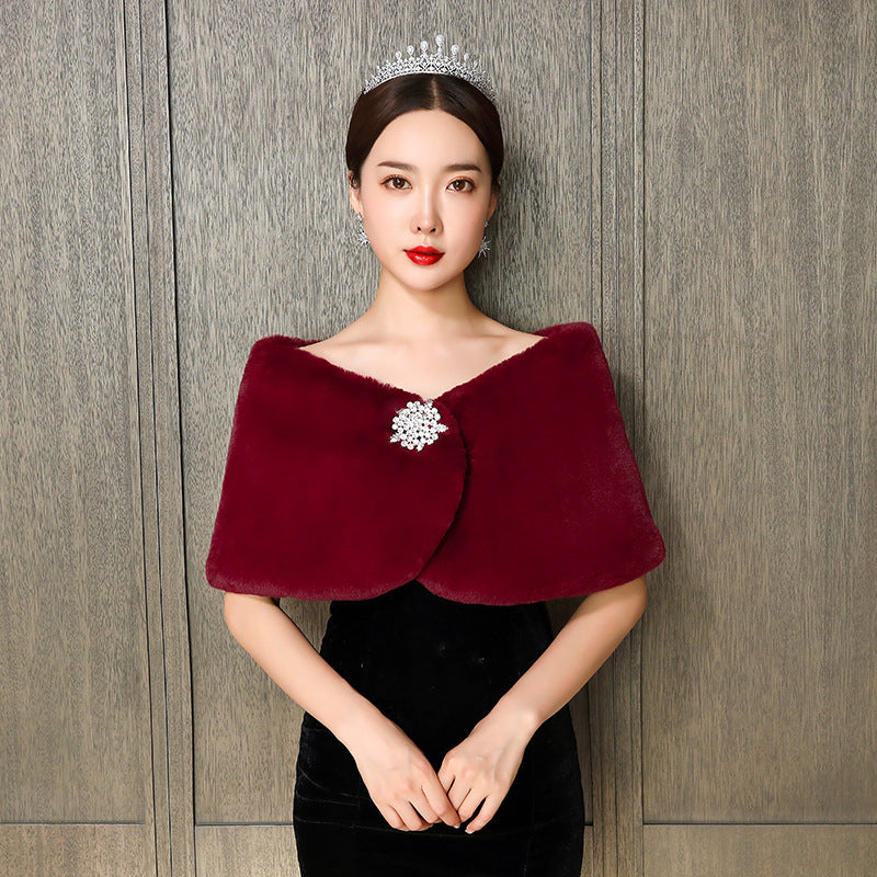 Street-Wave Faux Fur Cape For Women Luxurious Soft Comfort For Formal Occasions Elegant Evenings