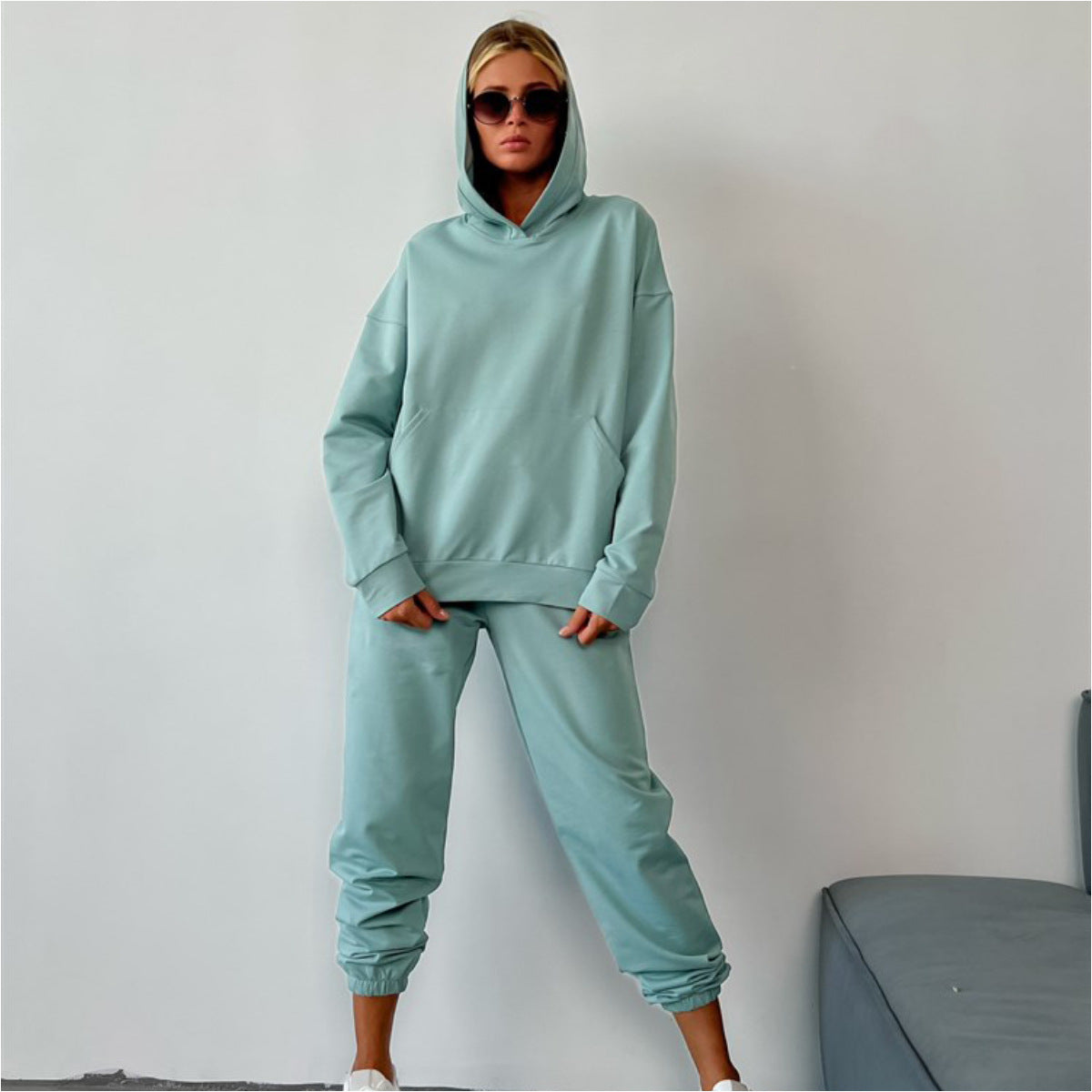 Street-Wave Women Sweatshirt And Jogger Set Breathable Comfort For Casual Athleisure Wear