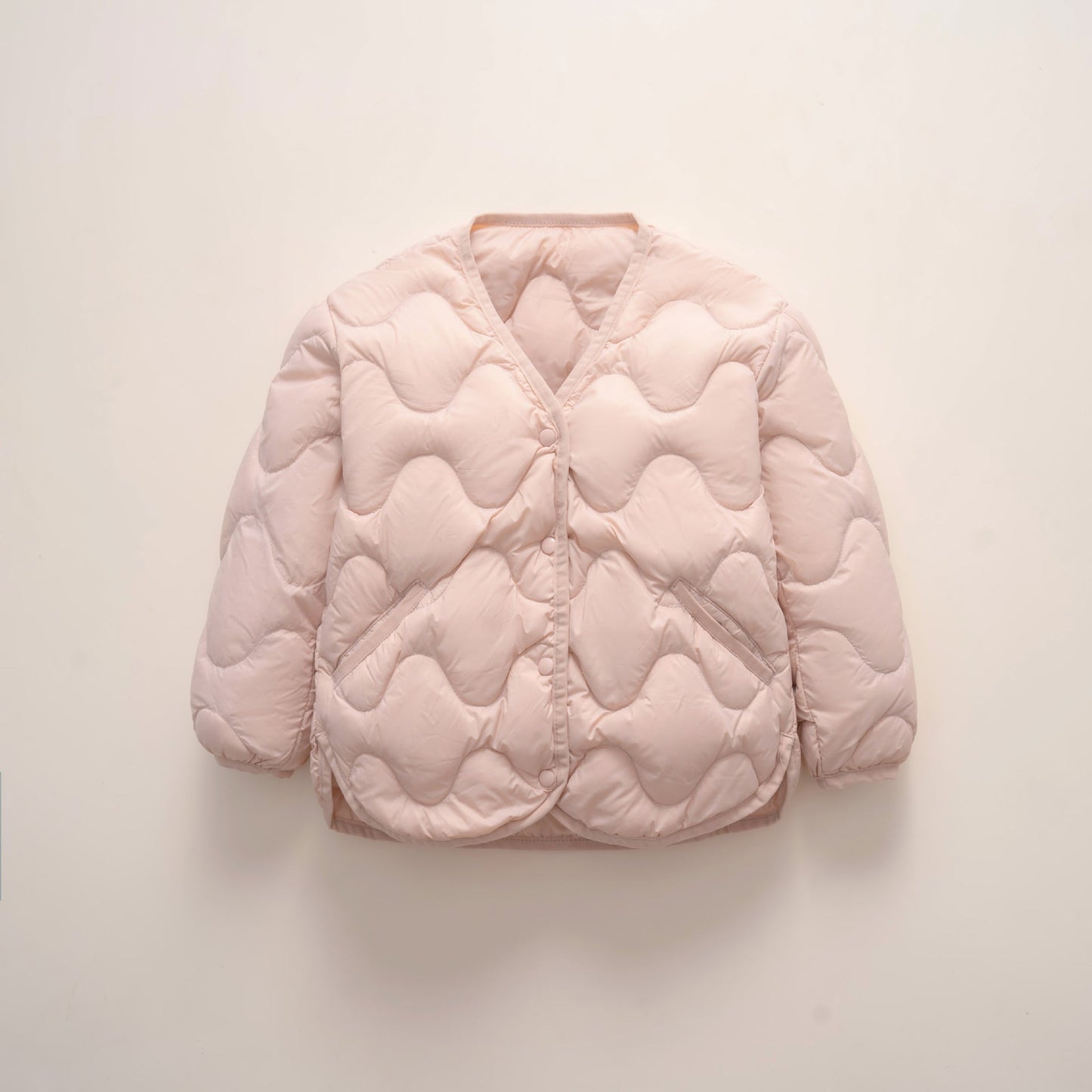 Street-Wave Womens Quilted Down Jacket With Wave Pattern For Cozy Warmth And Practical Pockets