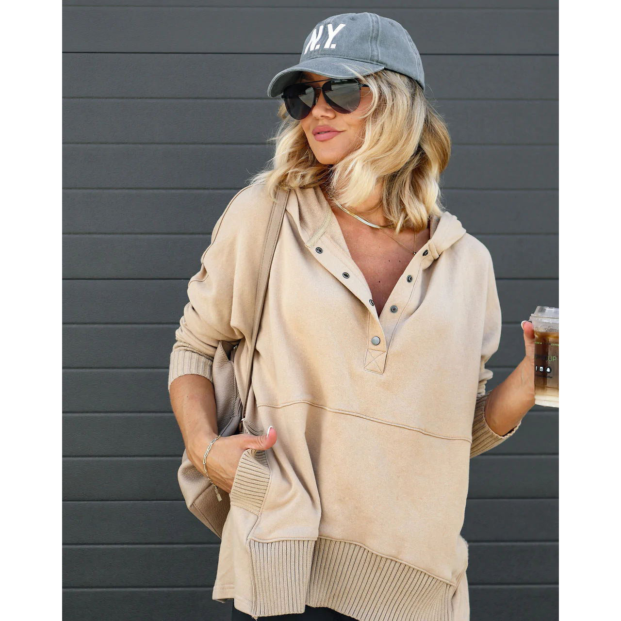 Streetwave Oversized Hoodie For Women Elegant Cozy Pullover With Everyday Comfort And Style