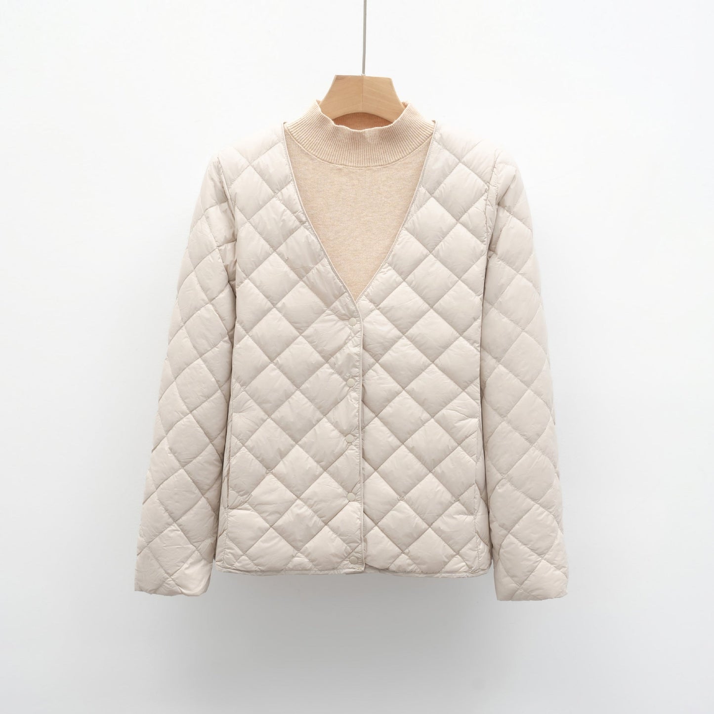 Street-Wave Women's Quilted Transitional Jacket With V-Neck And Button Closure Lightweight Warmth