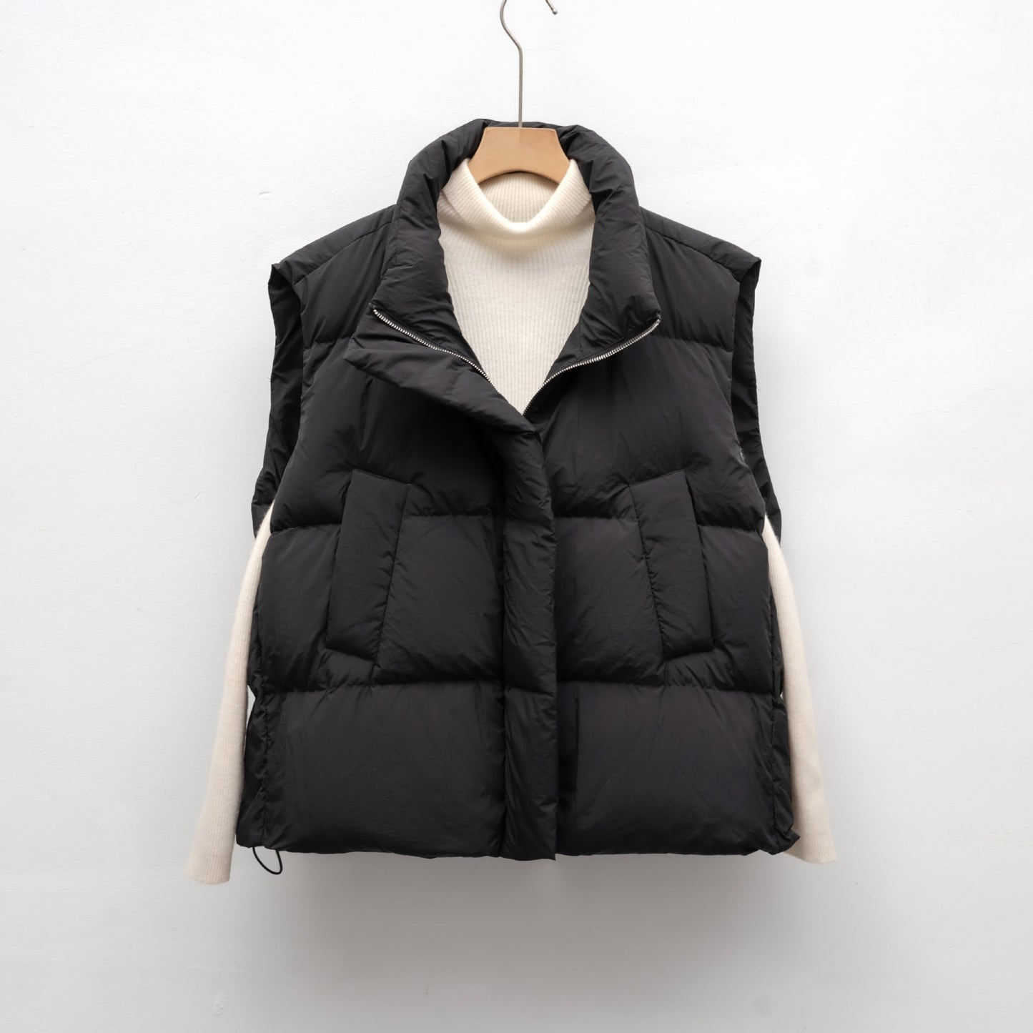 Street Wave Womens Puffer Vest With High Collar And Practical Pockets For Everyday Urban Style