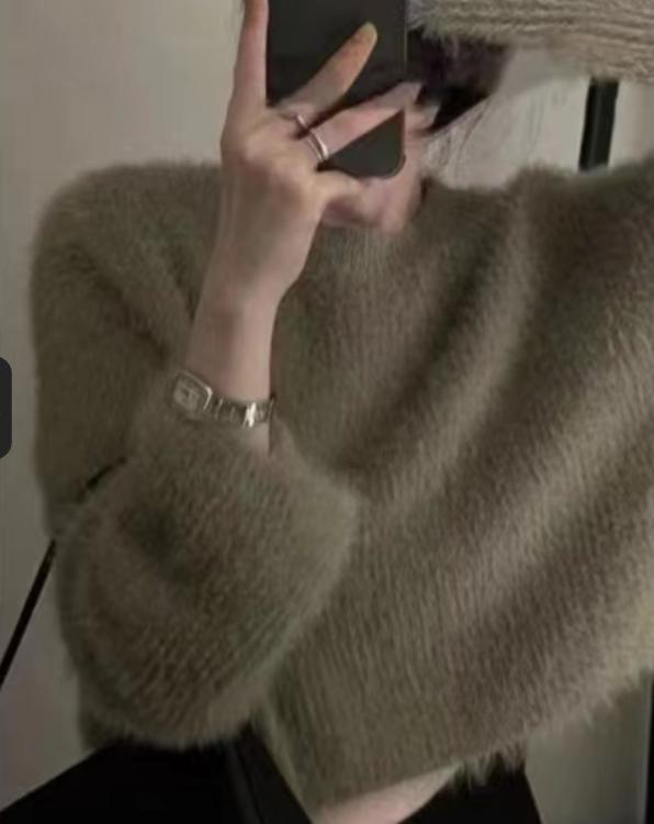 Street-wave Women's Fluffy Cropped Sweater Soft Plush Knit Cozy Chic Everyday Top