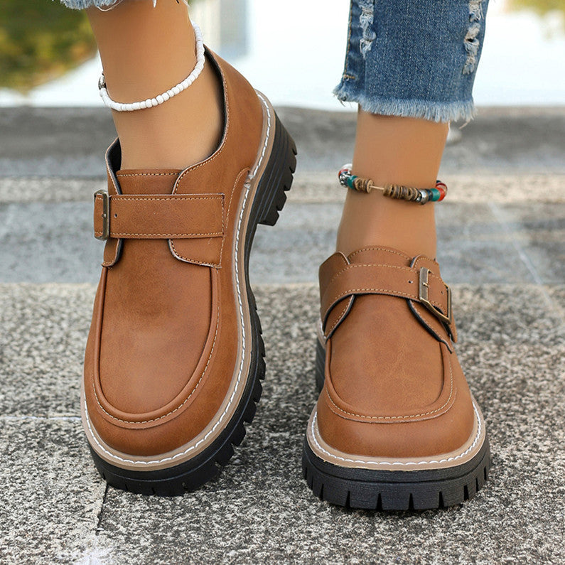 Street-Wave Women Leather Moccasins With Comfortable Sole And Buckle Detail For Everyday Wear