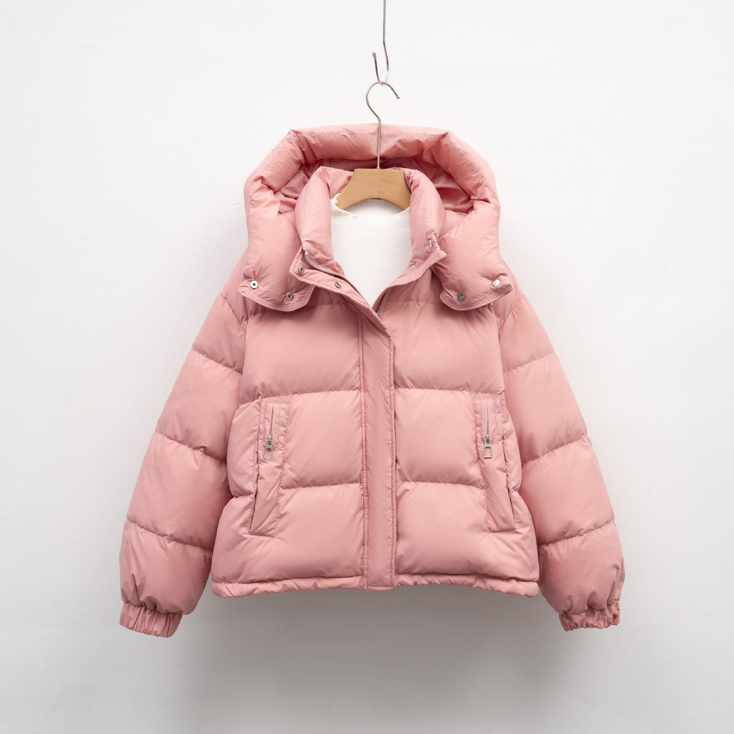 Street-Wave Womens Puffer Jacket With Detachable Hood And Voluminous Fit For City Winter Comfort