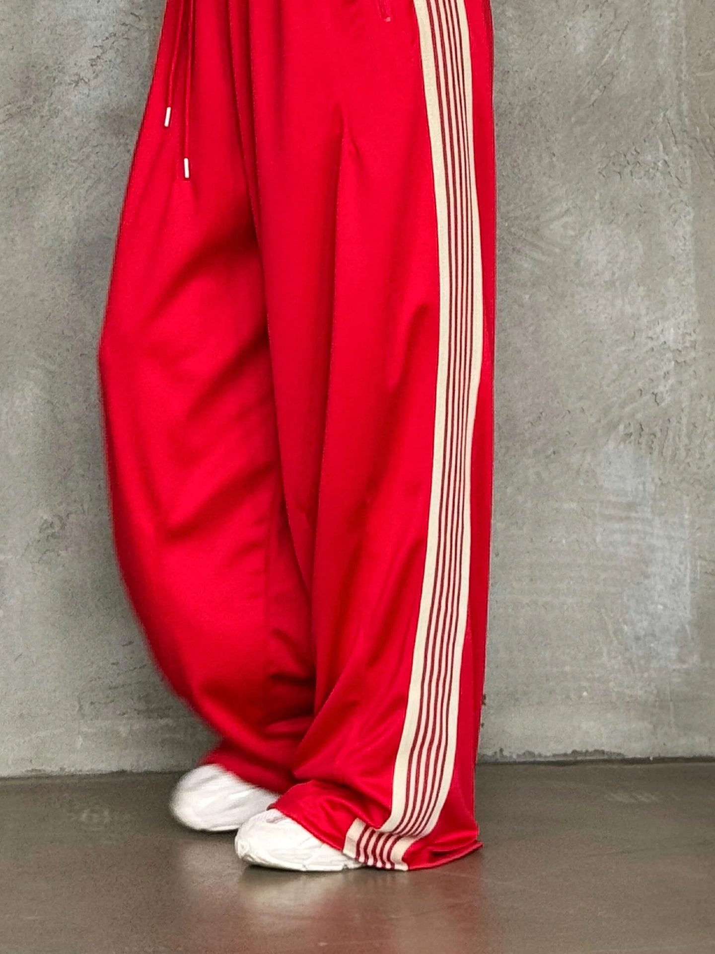 Street-Wave Women's Wide-Leg Sports Pants With Diagonal Stripes For Active Women, Breathable