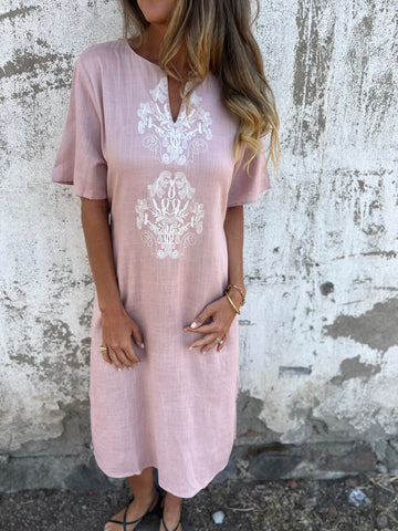 Street-Wave Embroidered Summer Dress For Women, Lightweight Comfort And Elegant Statement For Sunny Days