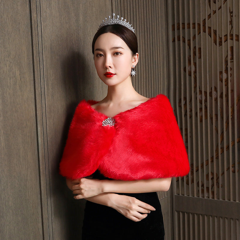 Street-Wave Faux Fur Cape For Women Luxurious Soft Comfort For Formal Occasions Elegant Evenings