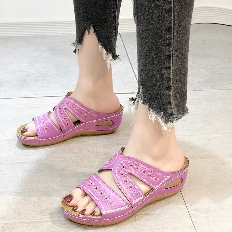 Women's Cushioned Sandals with Adjustable Straps and Arch Support