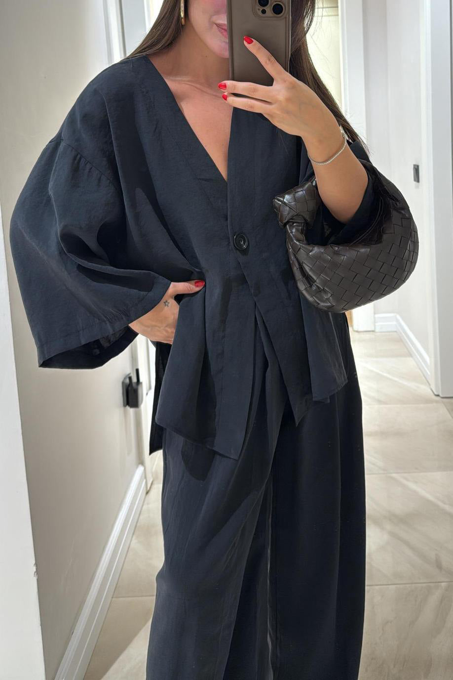 Street-Wave Two-Piece Set For Women Effortless Blouse With Street-Wave Neckline And Button Details High-Waisted Pants