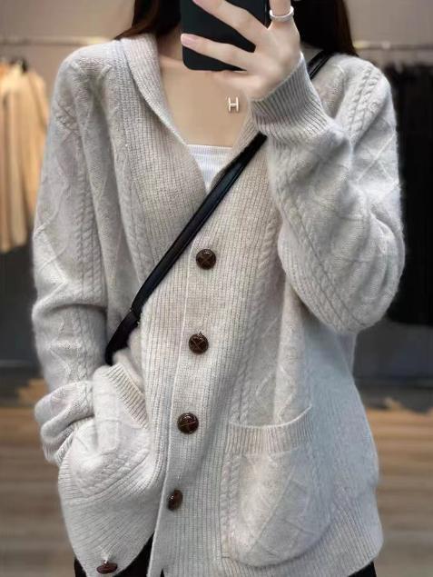 Street-wave Women Knit Cardigan With Elegant Textured Structure And Large Wooden Buttons For Everyday Wear