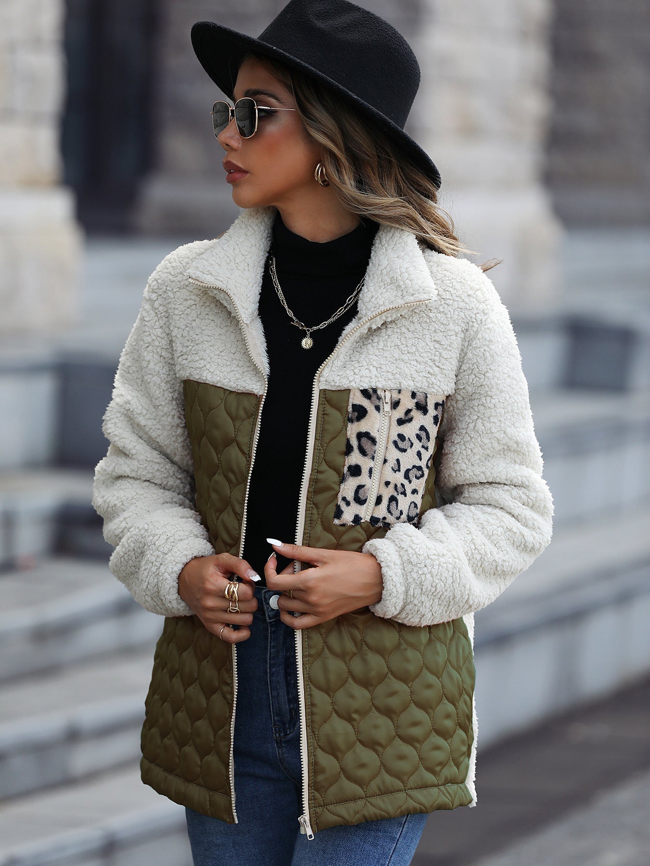 Street-Wave Reversible Fleece Jacket For Women With Subtle Animal Motifs For Cozy All Day Warmth