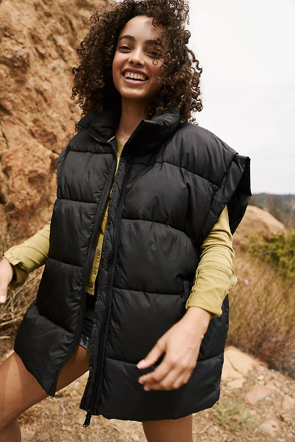 Street-Wave Womens Padded Quilted Vest With High Collar And Practical Pockets For Outdoor Wear