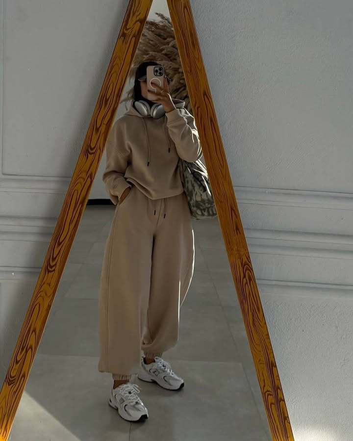 Streetwave Women's Oversized Jogging Suit Cozy Comfort With Relaxed Fit For Casual Everyday Wear