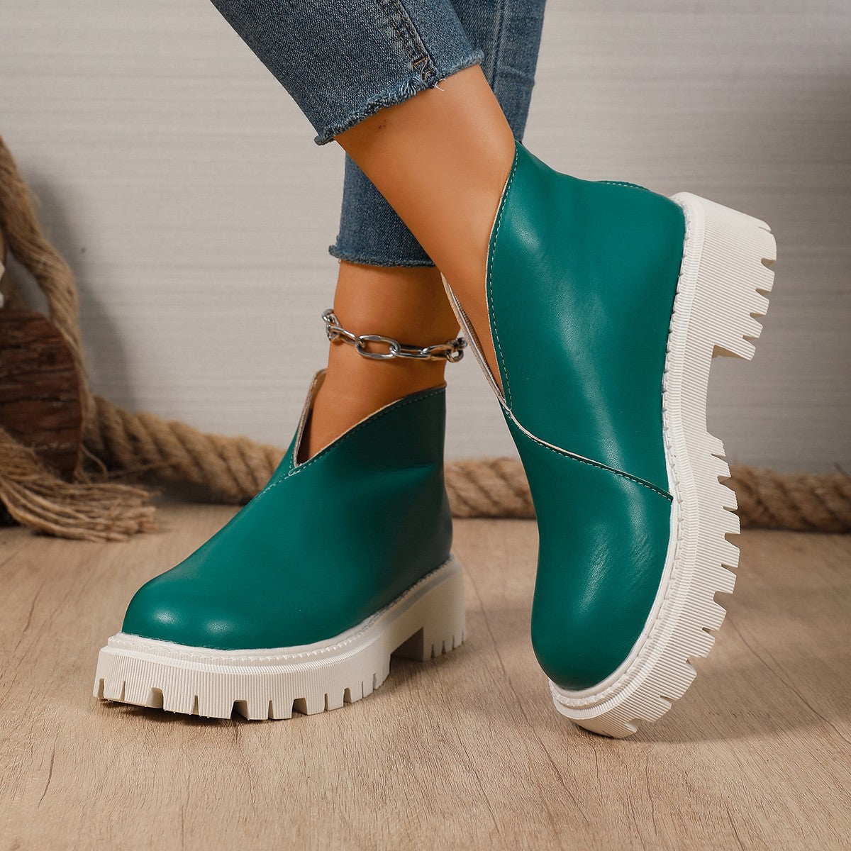 Street-Wave Women Chelsea Boots Platform Trend With Non Slip Sole For All Day Comfort