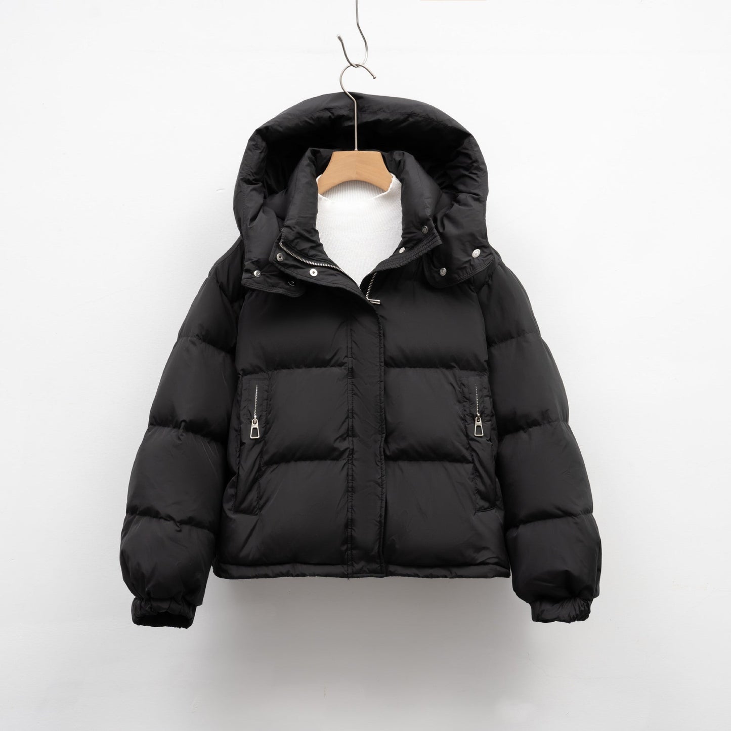 Street-Wave Womens Puffer Jacket With Detachable Hood And Voluminous Fit For City Winter Comfort