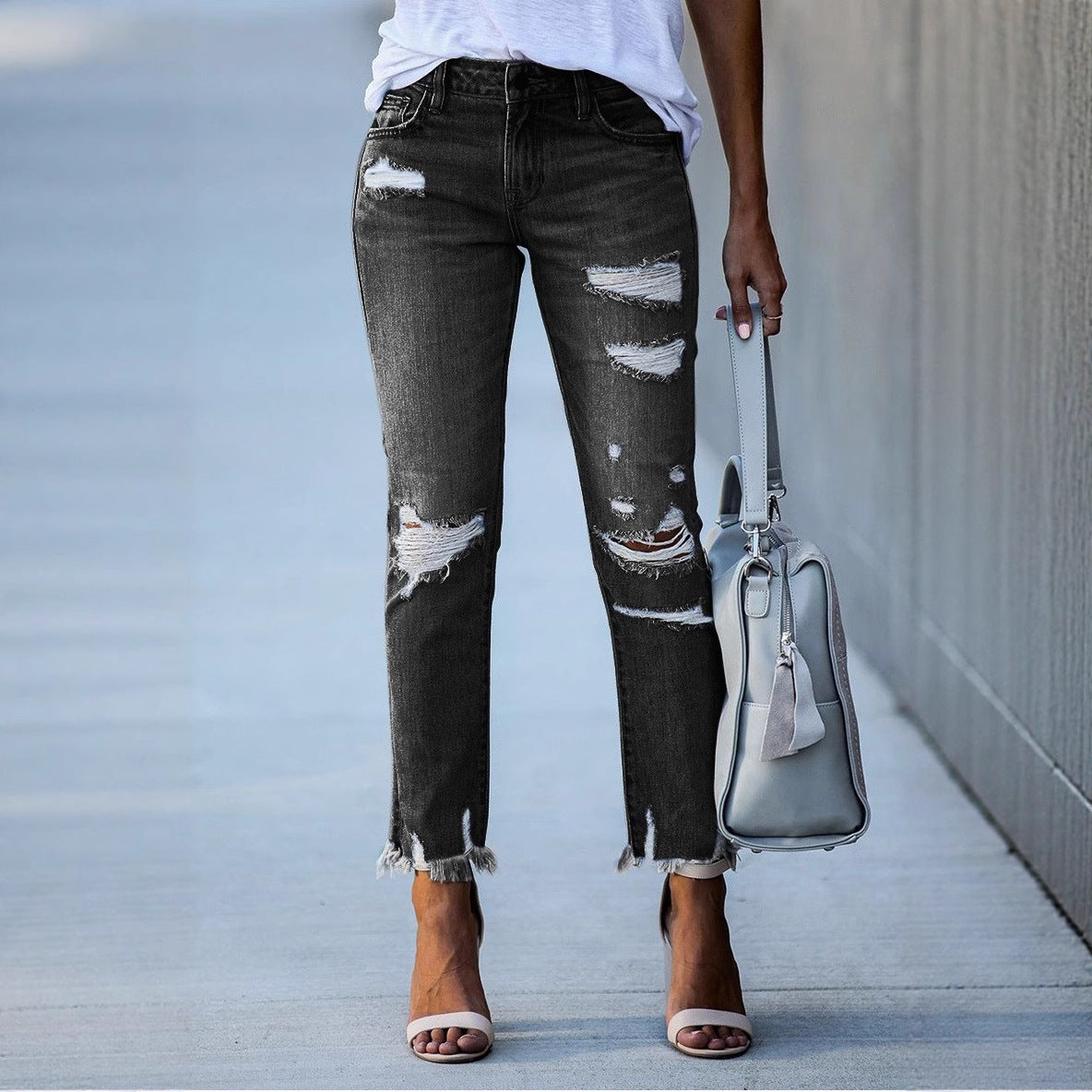 Street-Wave Women Ripped Jeans High Rise Vintage Denim With Frayed Hem For Trendy Fashion-Forward Women